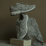 INVINCIBLE x N.HOOLYWOOD x NEW BALANCE M1906NIH